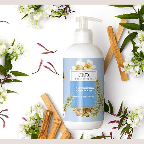 CND Scentsations - Kremowe Mydło do Rąk w Płynie Drzewo Cedrowe i Róża 380ml
