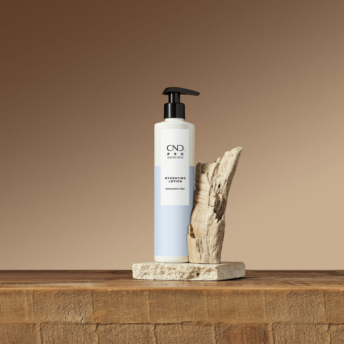 CND PRO Skin Care Nawilżający Balsam Do Dłoni I Stóp 300 Ml
