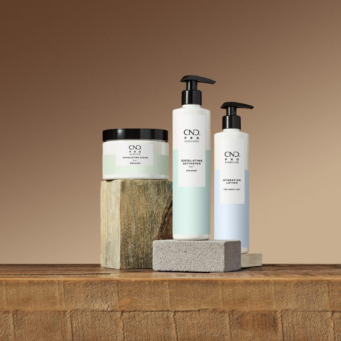 CND PRO Skin Care Nawilżający Balsam Do Dłoni I Stóp 300 Ml